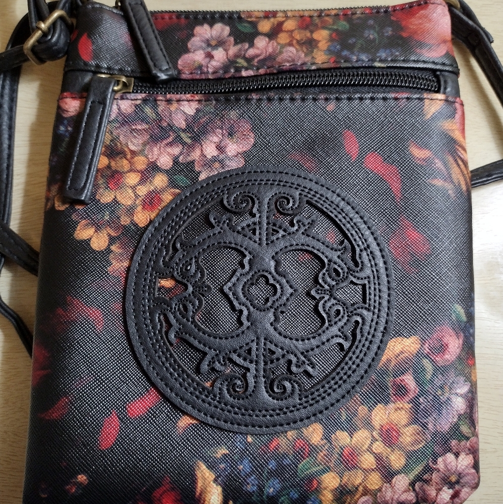 Dark Floral PU Oriental Applique Blk Smooth Faux Leather Antique Brass Crossbody